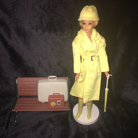 Barbie Toys Outfit From Mattel 962 Vintage Barbie Yellow Raincoat
